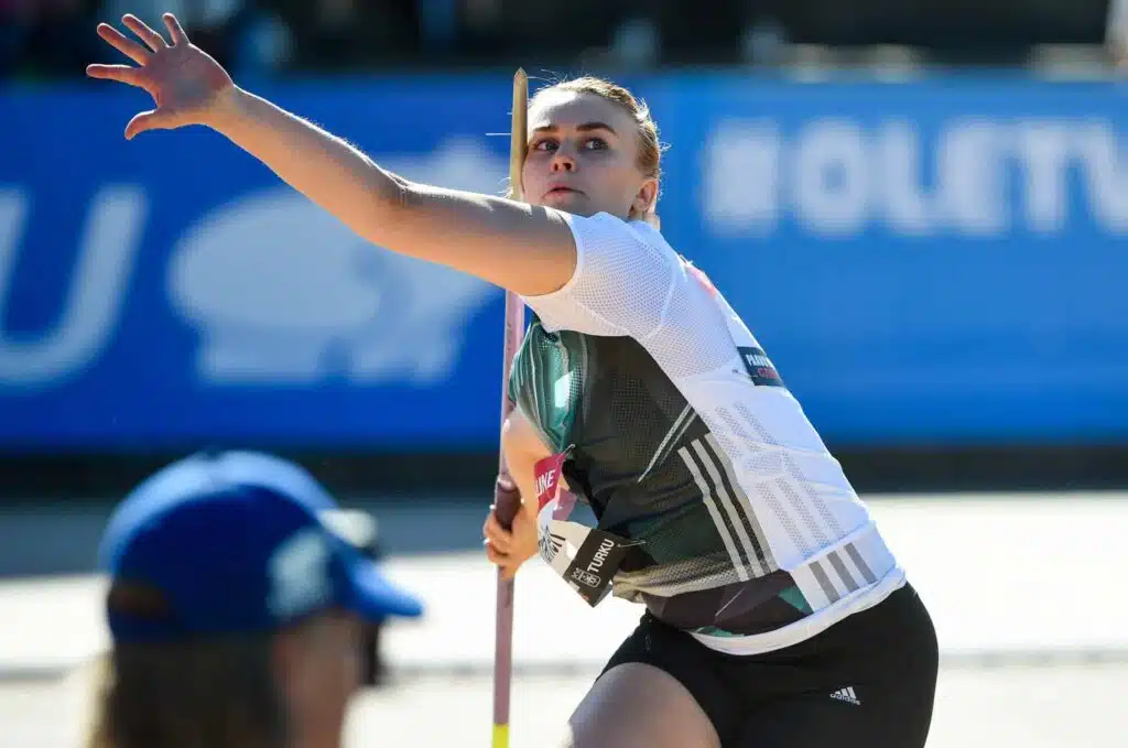 Suomalaiselta keihäsnaiselta rivoa toimintaa – ”mussukka” sai melkoisen viestin