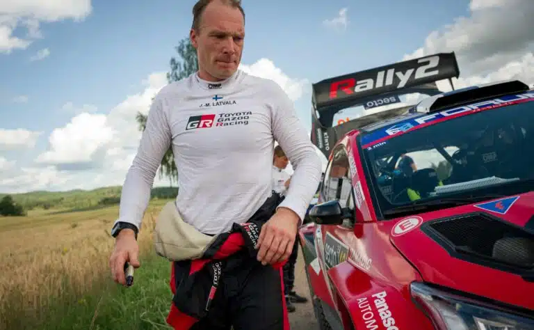 Jari-Matti Latvala teki tylyn tempun Toyota-kuskille – nöyrä pyyntö kaikui kuuroille korville