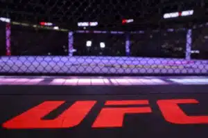 Spekulaatiot kiihtyvät: Ice Cagen tähtiottelija UFC:hen?