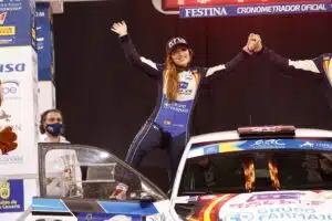 Naiskartanlukija ilmoitti olevansa raskaana – Janni Hussikin reagoi