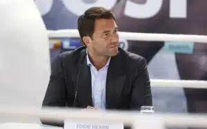 Raskaansarjan nyrkkeilyssä juonitaan kahta superottelua – vuosien piina päättyisi