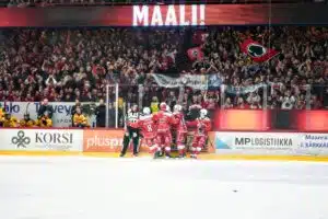 UC: SM-liigaseuralla lähti lapasesta Levillä – karaokebaarissa todistettiin melkoista show’ta