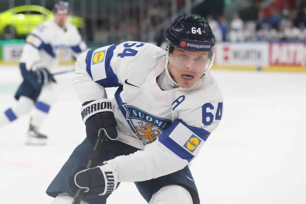 Kova vihjailu käynnistyi: Mikael Granlundin Leijona-ura ohi?