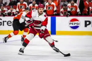 NHL-sisäpiiriläinen: Sebastian Ahon löi nyrkin pöytään Carolinassa – seuraukset olivat melkoiset
