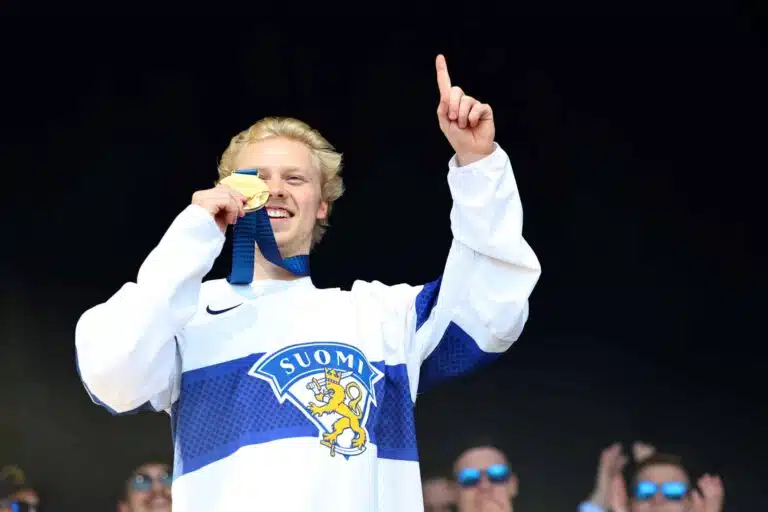 Konsta Helenius saapui NHL-seuran harjoitusleirille – päävalmentajalta selvät sanat miehen kunnosta