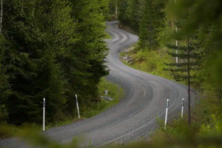 Rakkautta ilmassa: Rallimies ja naiskartturi kertoivat vauvauutisia