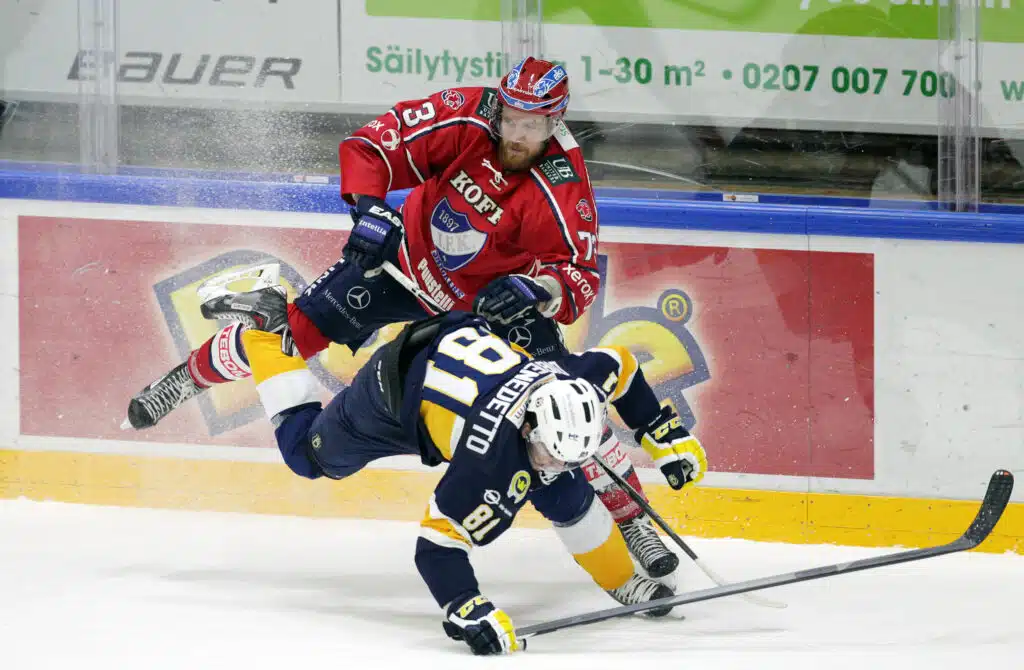 HIFK:n päävalmentaja antoi tylyt lähtöpassit luottopelaajalle sopimuksesta huolimatta – ”Meni pannu jumiin”