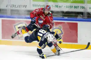 HIFK:n päävalmentaja antoi tylyt lähtöpassit luottopelaajalle sopimuksesta huolimatta – ”Meni pannu jumiin”