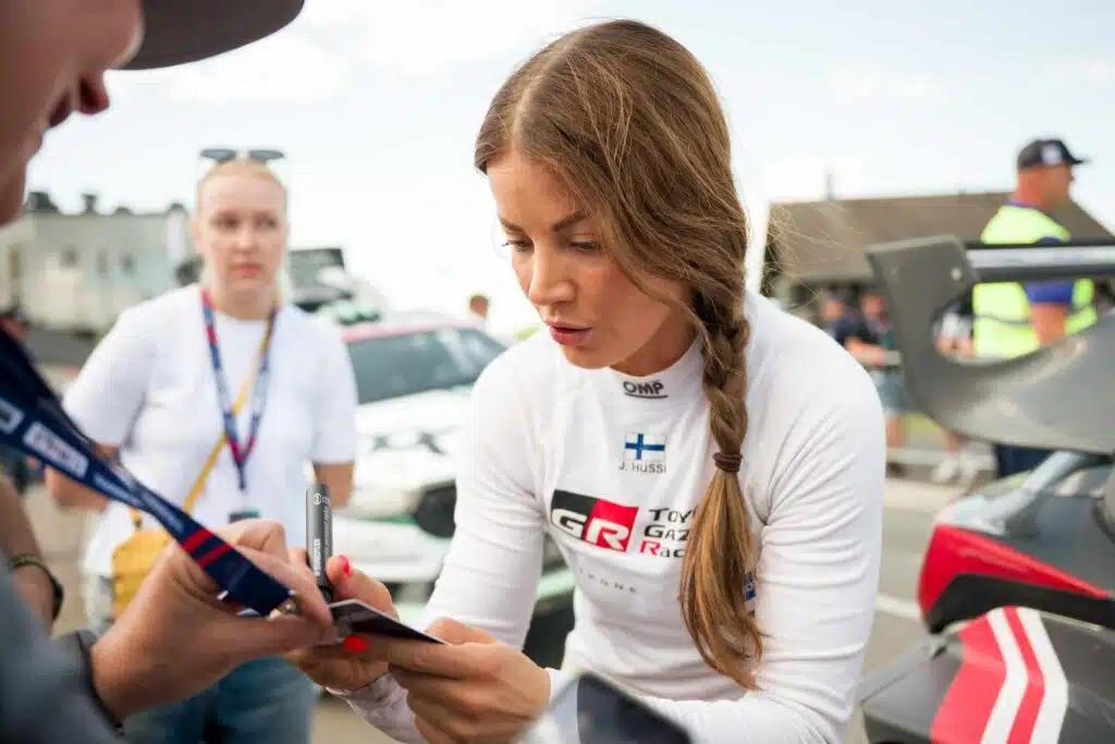 Kartanlukija Janni Hussi vaihtaa jälleen rallikuskia – nyt tuli ylimääräistä draamaa