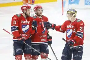 HIFK:n Kristian Vesalainen, Iiro Pakarinen sekä Jori Lehterä