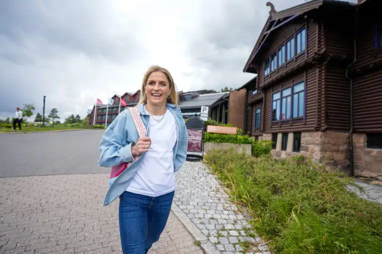 Therese Johaugin leiristä kovaa uhoa: Alisa Vainion ennätys voi olla vaarassa