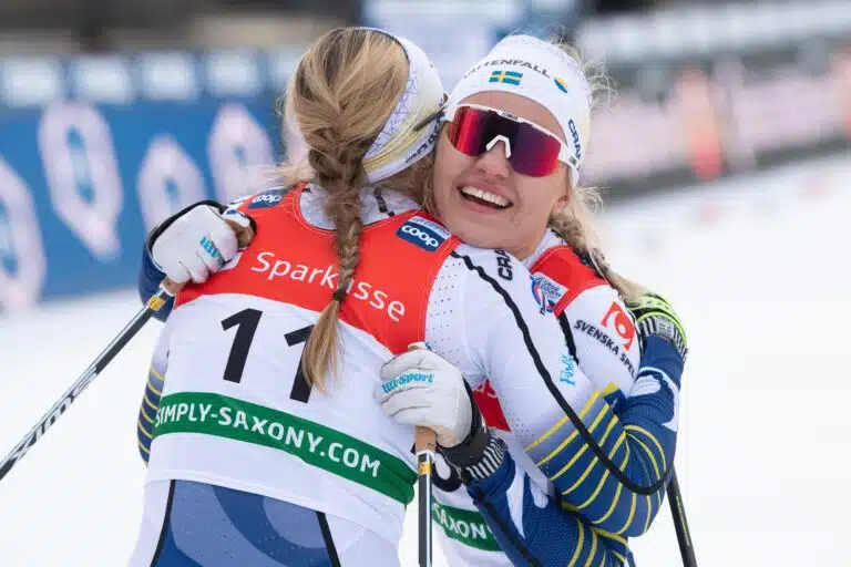Dresden, Germany. 11th Jan, 2020. Cross-country World Cup, sprint freestyle, final, women: Linn Svahn (r) from Sweden hugs Linn Soemskar from Sweden at the finish. Credit: Sebastian Kahnert/dpa-Zentralbild/dpa/Alamy Live News